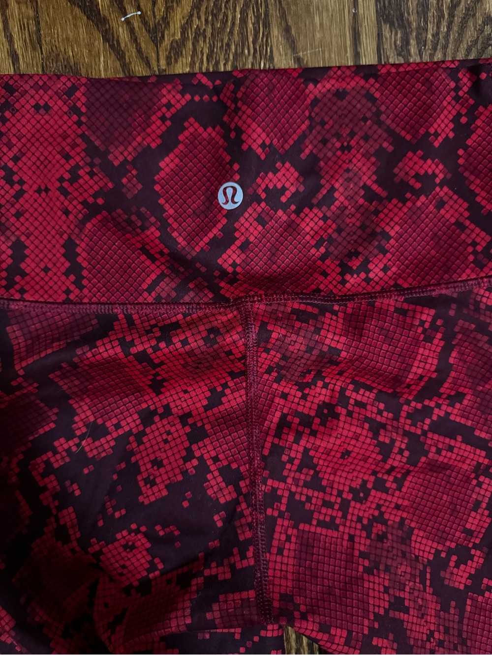 lululemon athletica women's Red Snake-Print leggings high waisted